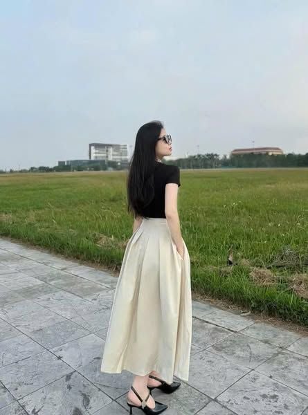 VGU0806 - SET ÁO THUN ĐEN + CHÂN VÁY DÀI KÈM KHĂN (3MÓN)