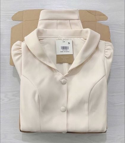 TQ1828 - SET ÁO KIỂU PHỐI REN+ QUẦN NGẮN (KEM)