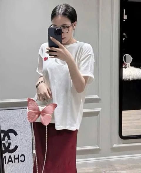 VGU0868 - SET ÁO THUN TRẮNG TIM + C.VÁY DÀI MÀU ĐỎ