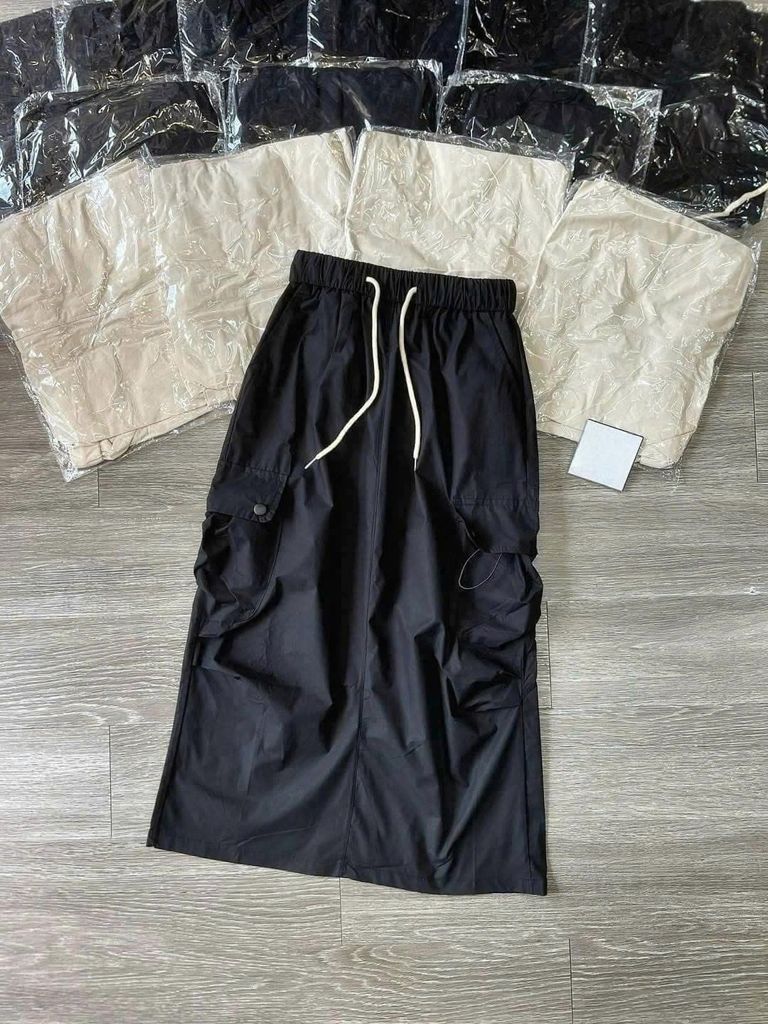 VGU0843 - CHẤN VÁY DÀI PHỐI TÚI - ĐEN (C.VÁY LẺ)