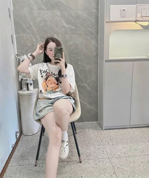 TB8816 - SET ÁO THUN TRẮNG IN BÉ GÁI SWEETDAY + QUẦN SHORT JEAN