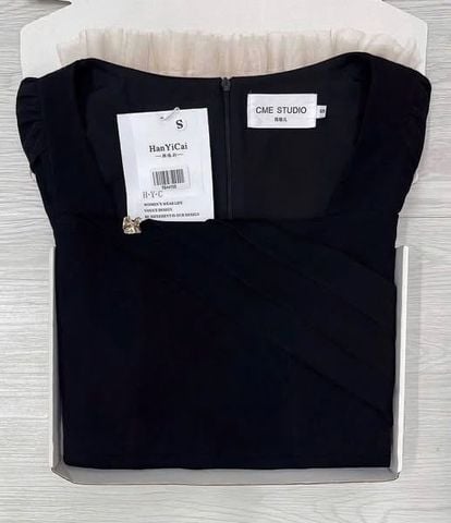 TQ4475 - ĐẦM ĐEN CỔ VUÔNG PHỐI CHÂN REN (KÈM TAG)