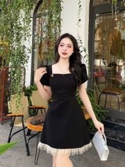 TQ4475 - ĐẦM ĐEN CỔ VUÔNG PHỐI CHÂN REN (KÈM TAG)