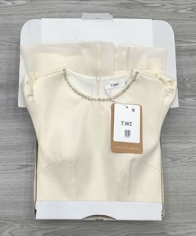 KS1126 - ĐẦM XÒE NGẮN CỔ ĐÍNH ĐÁ (KEM)