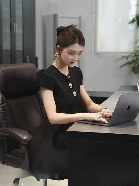 KS1124 - ĐẦM NGẮN ĐEN (KÈM TAG HOA NHỎ)