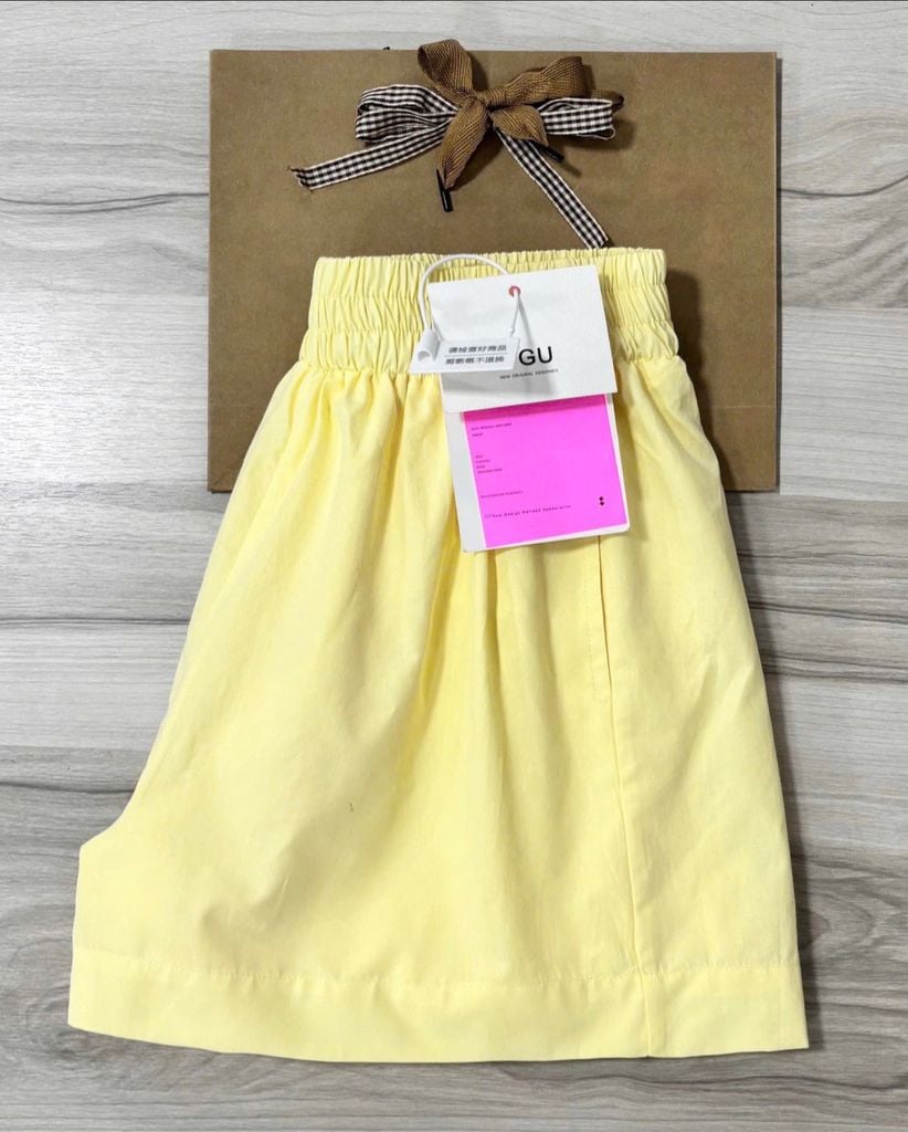 VGU1027 - QUẦN SHORT - MÀU VÀNG (QUẦN LẺ)