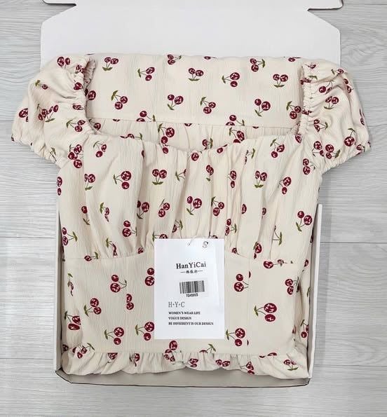 TQ4500 - ĐẦM DÀI CHERRY CỔ VUÔNG (KEM)