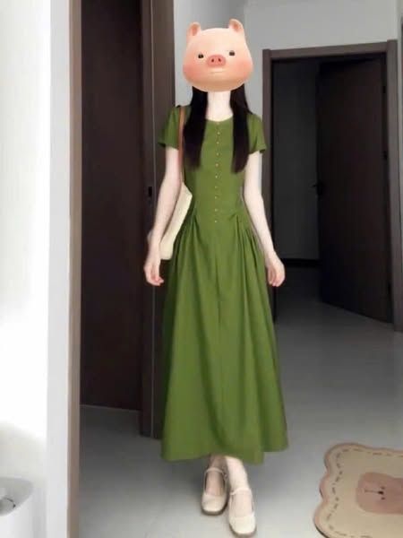 VGU1104 - ĐẦM DÀI PHỐI NÚT (XANH LÁ)