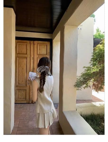 TB5810 - SET ÁO SÁT NÁCH PHỐI NÚT + CHÂN VÁY XẾP LY (MÀU DA)