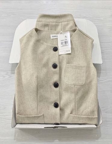 TB5810 - SET ÁO SÁT NÁCH PHỐI NÚT + CHÂN VÁY XẾP LY (MÀU DA)