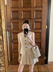 TB5810 - SET ÁO SÁT NÁCH PHỐI NÚT + CHÂN VÁY XẾP LY (MÀU DA)