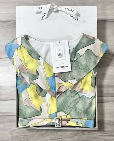 VGU1179 - ĐẦM DÀI XÒE CỔ TIM HỌA TIẾT MÀU (KÈM NỊT)