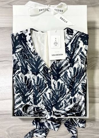 VGU1151 - ĐẦM DÀI CỔ V HOẠ TIẾT XANH ĐEN