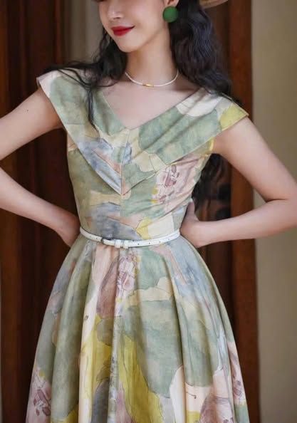 VGU1179 - ĐẦM DÀI XÒE CỔ TIM HỌA TIẾT MÀU (KÈM NỊT)