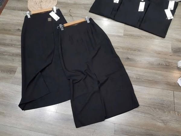 VGU1229 - CHÂN VÁY VẠT CHÉO ĐEN - KÈM TAG (CVÁY LẺ)