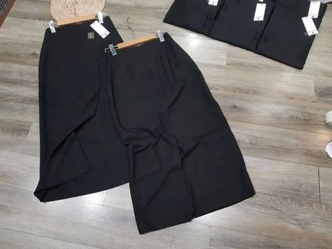 VGU1229 - CHÂN VÁY VẠT CHÉO ĐEN - KÈM TAG (CVÁY LẺ)