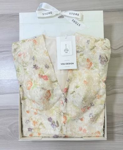 VGU1242 - ĐẦM DÀI HOA CỔ V PHỐI NÚT