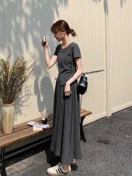 SKY9147 - SET ÁO THUN XẺ VẠT + CHÂN VÁY DÀI (XÁM)