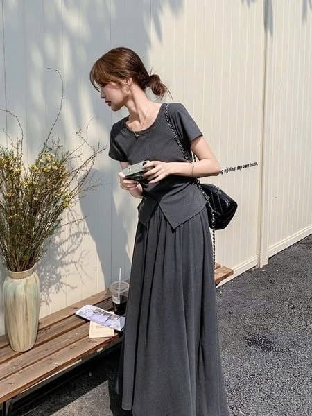 SKY9147 - SET ÁO THUN XẺ VẠT + CHÂN VÁY DÀI (XÁM)