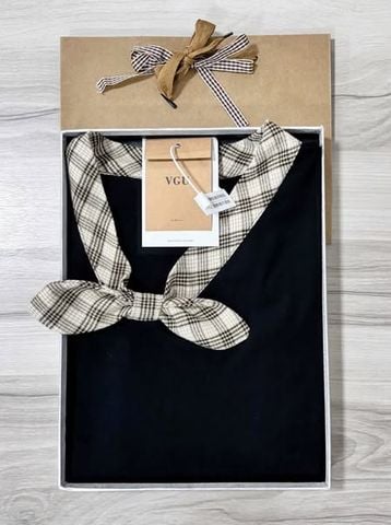 VGU1274 - ÁO THUN ĐEN PHỐI CỔ NƠ CARO (ÁO LẺ)