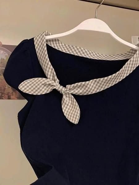 VGU1274 - ÁO THUN ĐEN PHỐI CỔ NƠ CARO (ÁO LẺ)