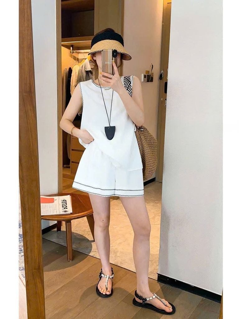 TB9025 - SET NGẮN LƯNG PHỐI NÚT XẺ TÀ SAU - MÀU TRẮNG