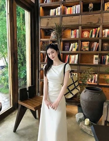 VGU1328 - ĐẦM DÀI TRẮNG