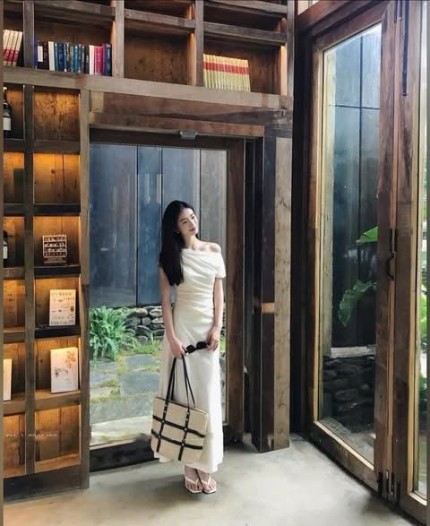 VGU1328 - ĐẦM DÀI TRẮNG