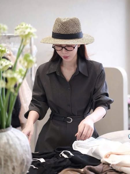 VGU1377 - SET ÁO SƠ MI TAY DÀI - QUẦN SHORT FULL XÁM ( KÈM NỊT )