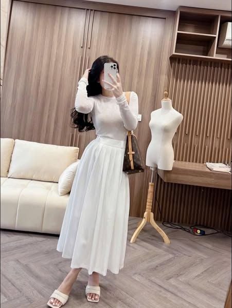 TQ4593 - SET ÁO THUN TAY DÀI + CHÂN VÁY XẾP LY (FULL TRẮNG)