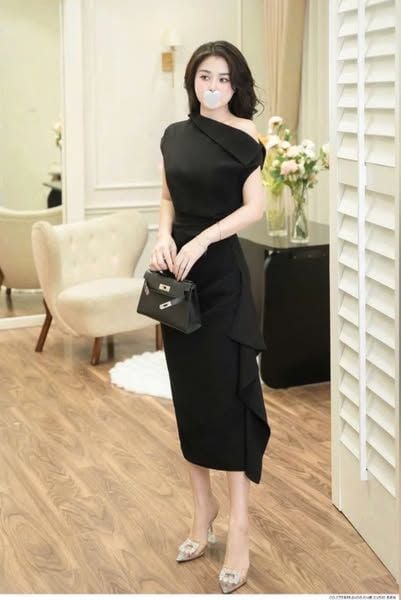 VGU1405 - ĐẦM DÀI LỆCH VAI ĐEN