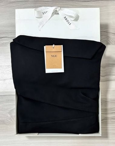 VGU1405 - ĐẦM DÀI LỆCH VAI ĐEN