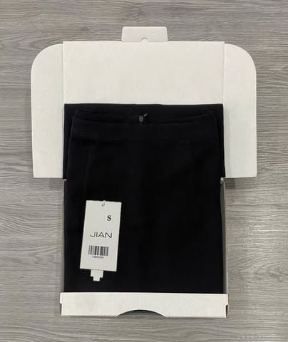 TB9339 - CHÂN VÁY BASIC ĐEN (VÁY LẺ)