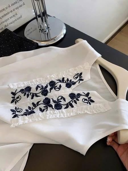 VGU1417 - ÁO SÁT NÁCH PHỐI HỌA TIẾT (ÁO LẺ)