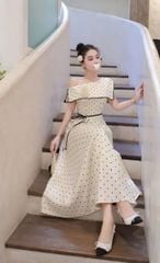 TB5876 - ĐẦM TRỄ VAI CHẤM BI DÁNG DÀI KÈM TAG HOA