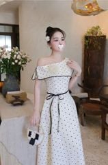 TB5876 - ĐẦM TRỄ VAI CHẤM BI DÁNG DÀI KÈM TAG HOA