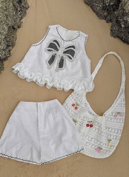 VGU1573 - SET NGẮN THÊU NƠ (KÈM TÚI)