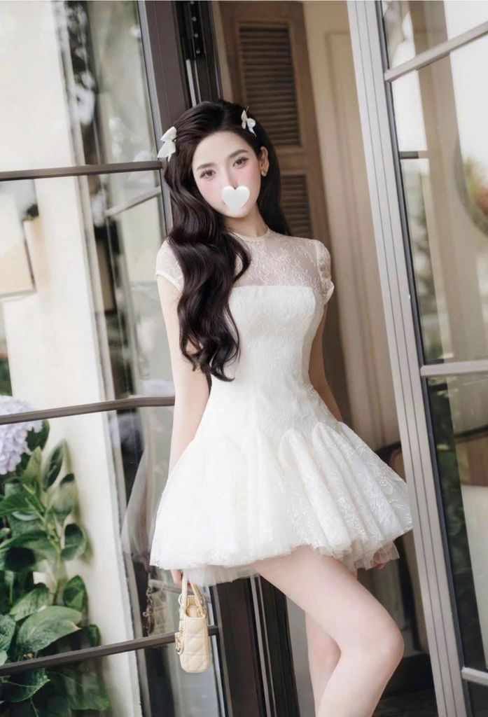 SKY9431 - ĐẦM NGẮN REN PHỐI TÙNG XÒE (KEM)