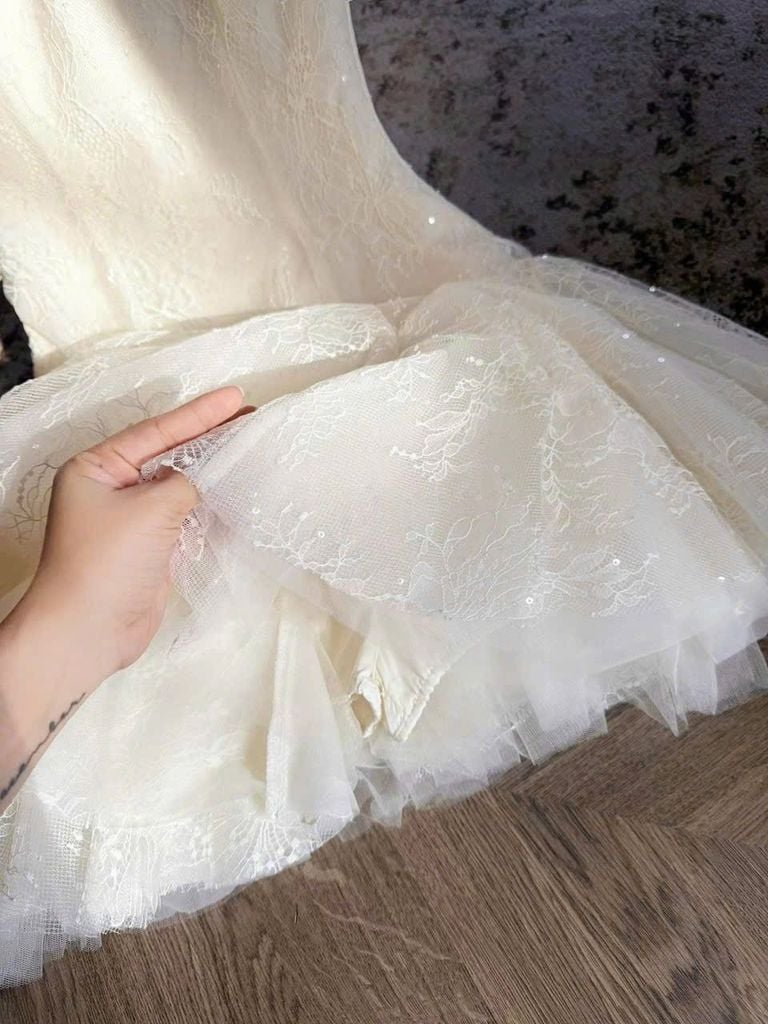 SKY9431 - ĐẦM NGẮN REN PHỐI TÙNG XÒE (KEM)