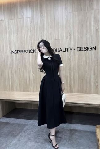 TB5902 - ĐẦM DÀI PHỐI CỔ SEN - KÈM TAG HOA (ĐEN)