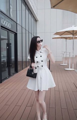 VGU1774 - ĐẦM NGẮN PHỐI NÚT - KÈM ĐAI (TRẮNG)