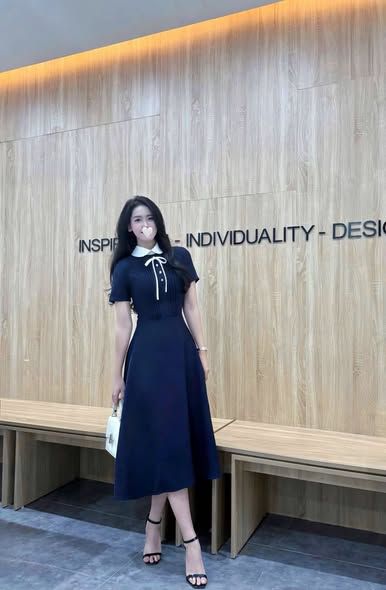 KS1471 - ĐẦM DÀI XANH ĐEN XẾP LY NGỰC PHỐI NƠ