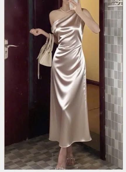 TB9567 - ĐẦM LỤA LỆCH VAI