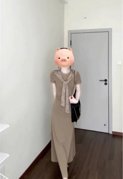 VGU1857 - ĐẦM DÀI THẮT EO PHỐI REN (NÂU)