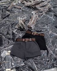 KS1542 - QUẦN SHORT ĐEN - KÈM NỊT (Q.LẺ)