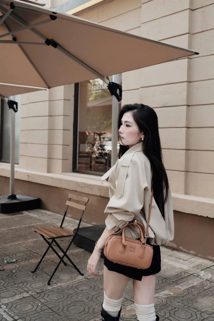 KS1495 - ÁO MĂNG TÔ FORM NGẮN CỔ CAO (NÂU)