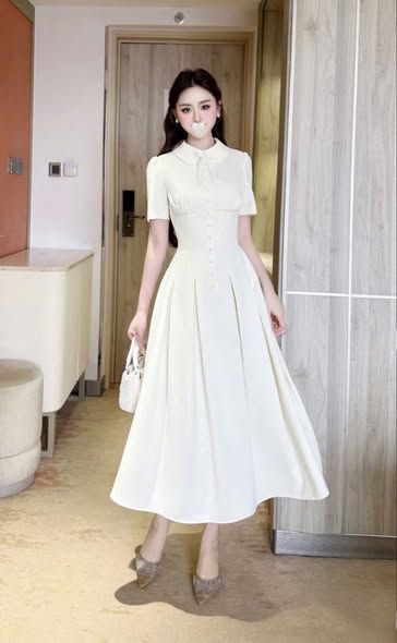 SKY5946 - ĐẦM DÀI CỔ SEN NÚT BỌC (KEM)