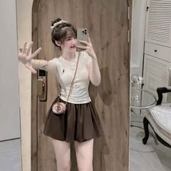 SHE4732 - SET ÁO THUN TRẮNG THÊU NGỰA, VÁY NGẮN NÂU