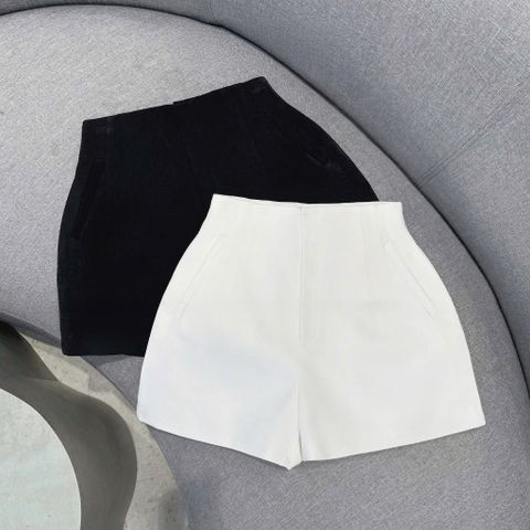 KS1572 - QUẦN SHORT TÚI XÉO (TRẮNG)