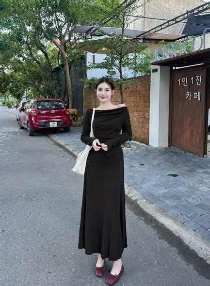 VGU1894 - SET TRỄ VAI TAY DÀI, VÁY (ĐEN)